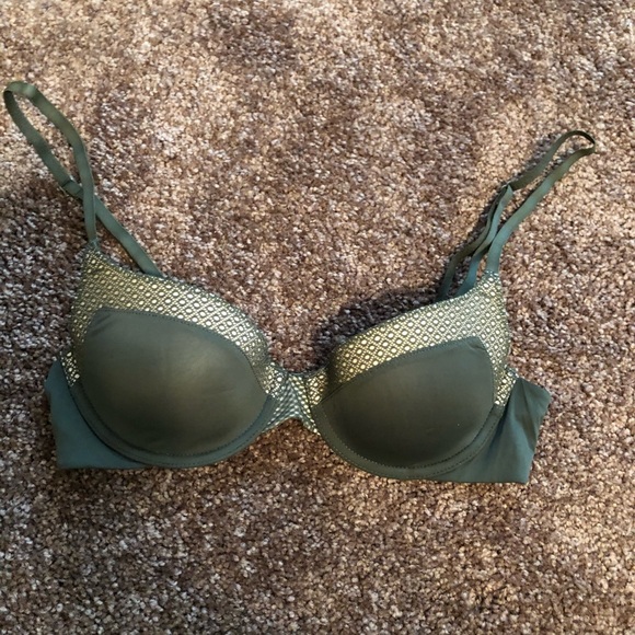 Victoria's Secret Other - ❤️Victoria’s Secret T-shirt Bra - 32B